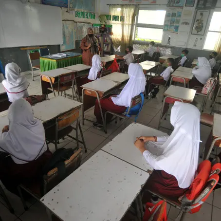 THE POLITICS OF JILBAB IN INDONESIA & HUMAN RIGHT CONCERN